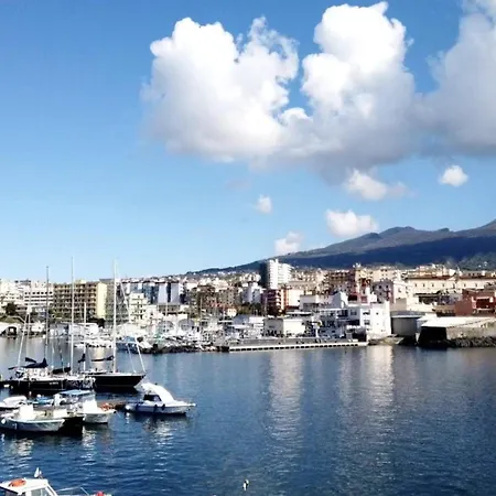 Feriehus De Gasperi House 11 Torre del Greco